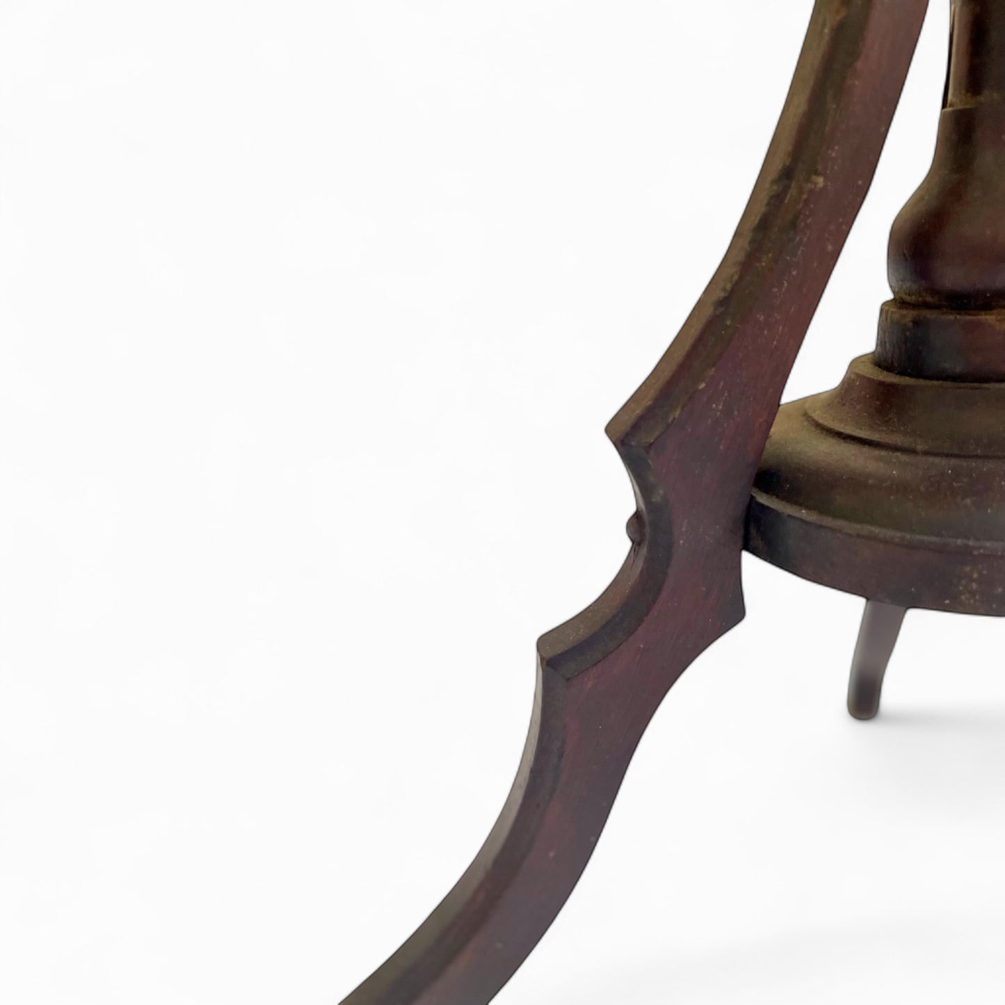 Victorian era pedestal table