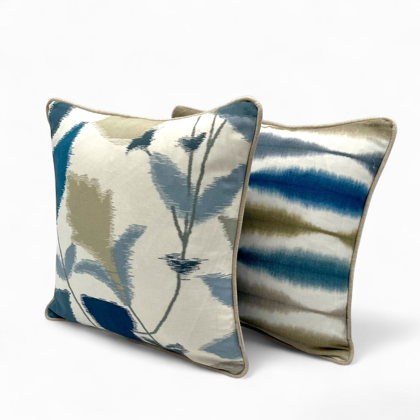 Pillow in English blue floral fabric with indigo Italian linen back
