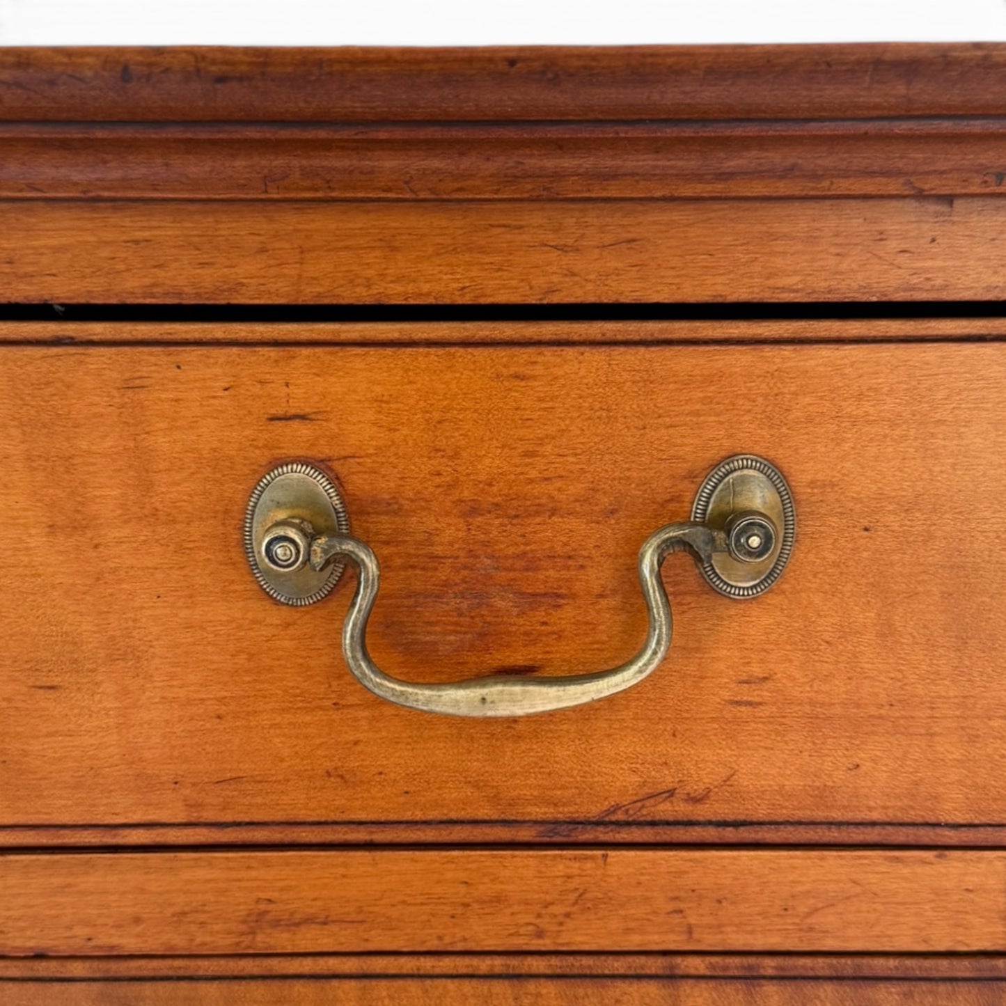 Antique American Federal cherry chest of drawer