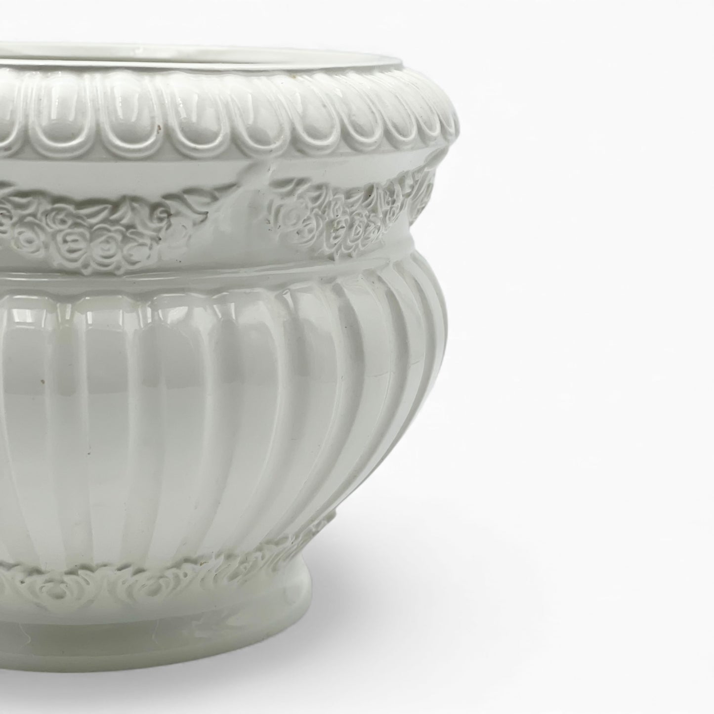 Vintage Mottahedeh Museum Reproduction ceramic planter