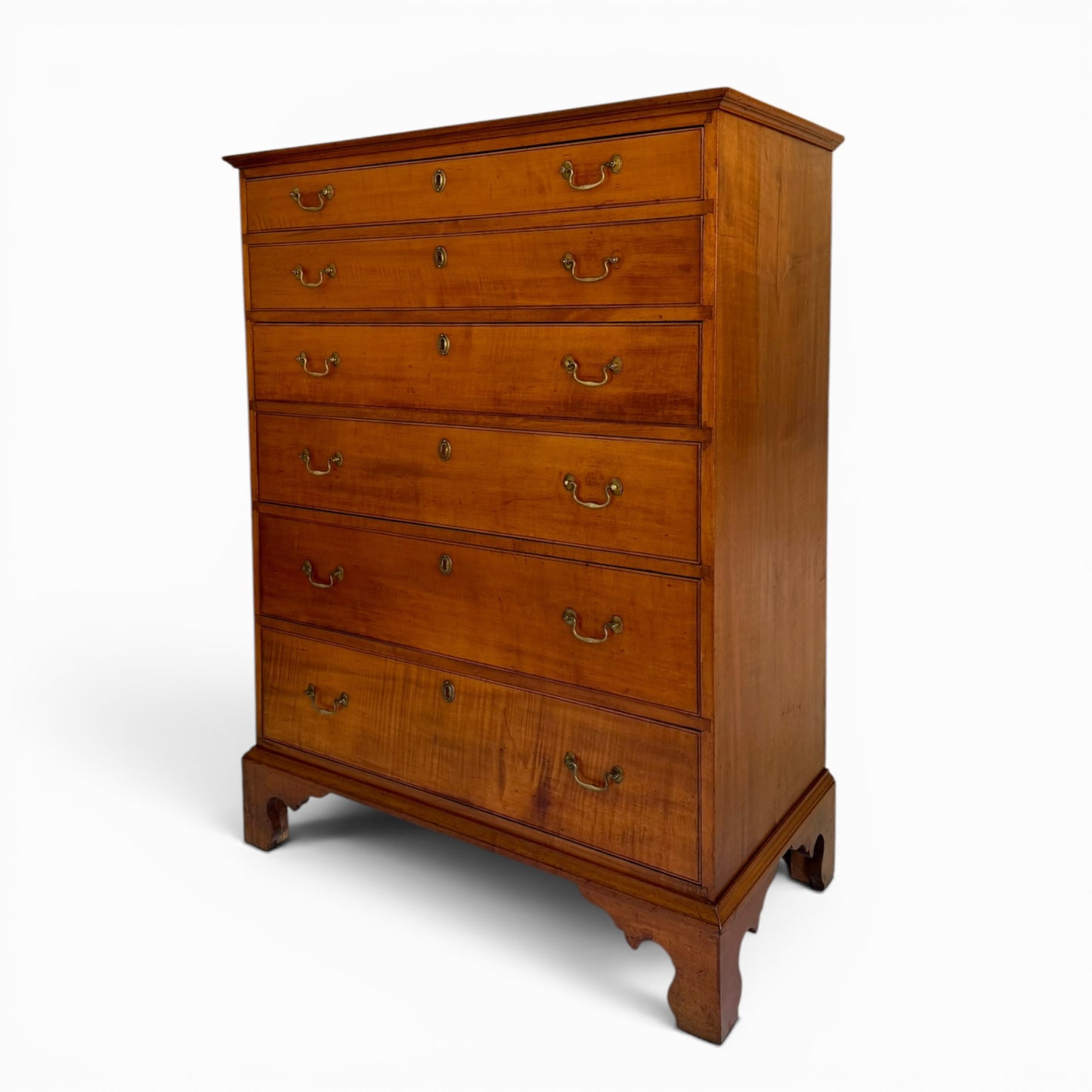 Antique American Federal cherry chest of drawer