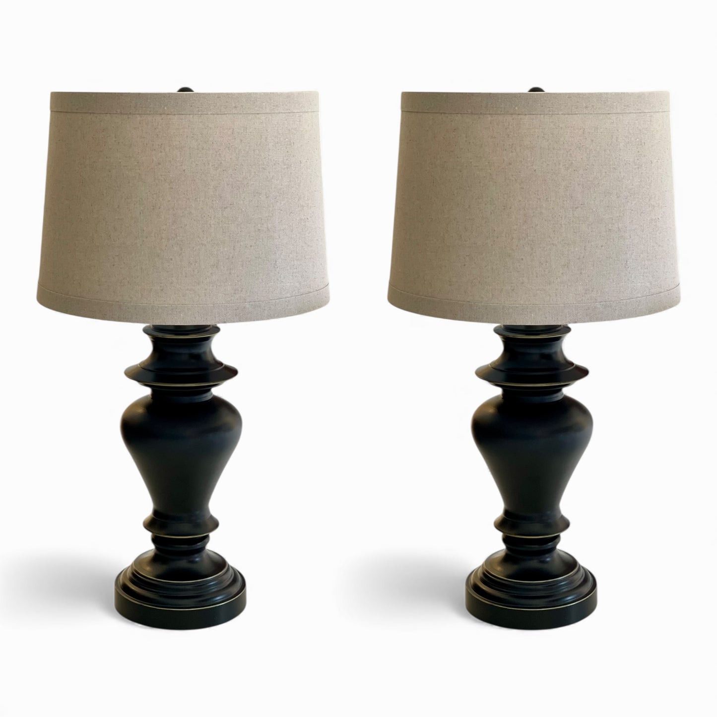 Vintage pair of urn-shaped table lamps