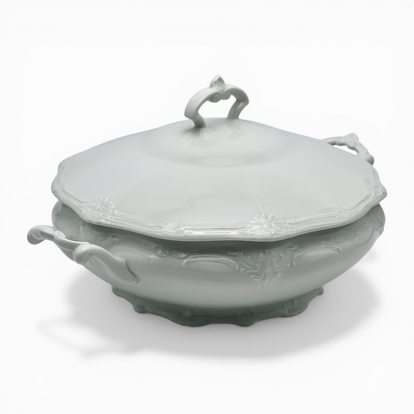 Vintage porcelain tureen